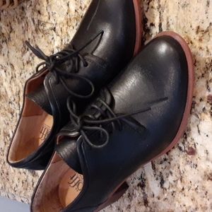 SOFFT Lace Up Oxfords size 6 M